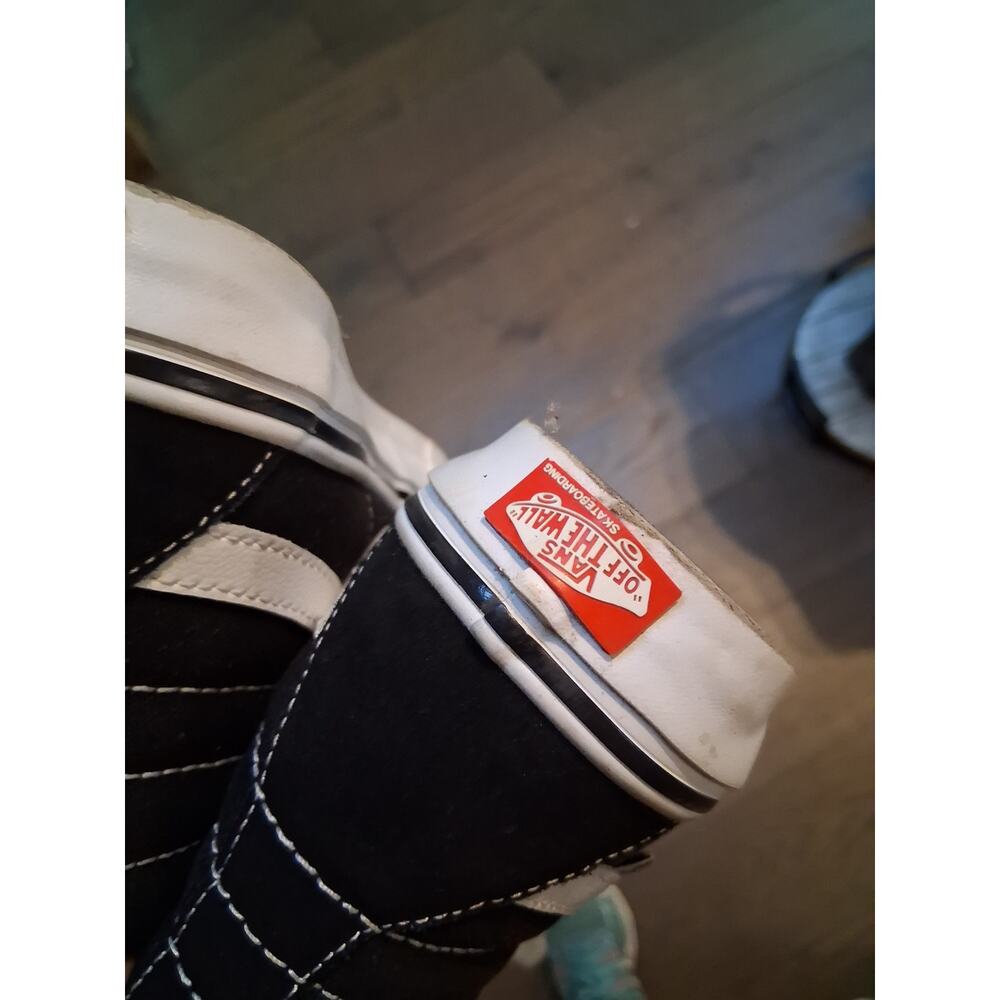 Vans - Picture 7 of 7
